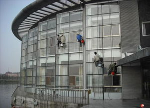 提升城市形象，保障建筑安全——臨桂縣工廠高空清潔與開(kāi)荒保潔服務(wù)全解析